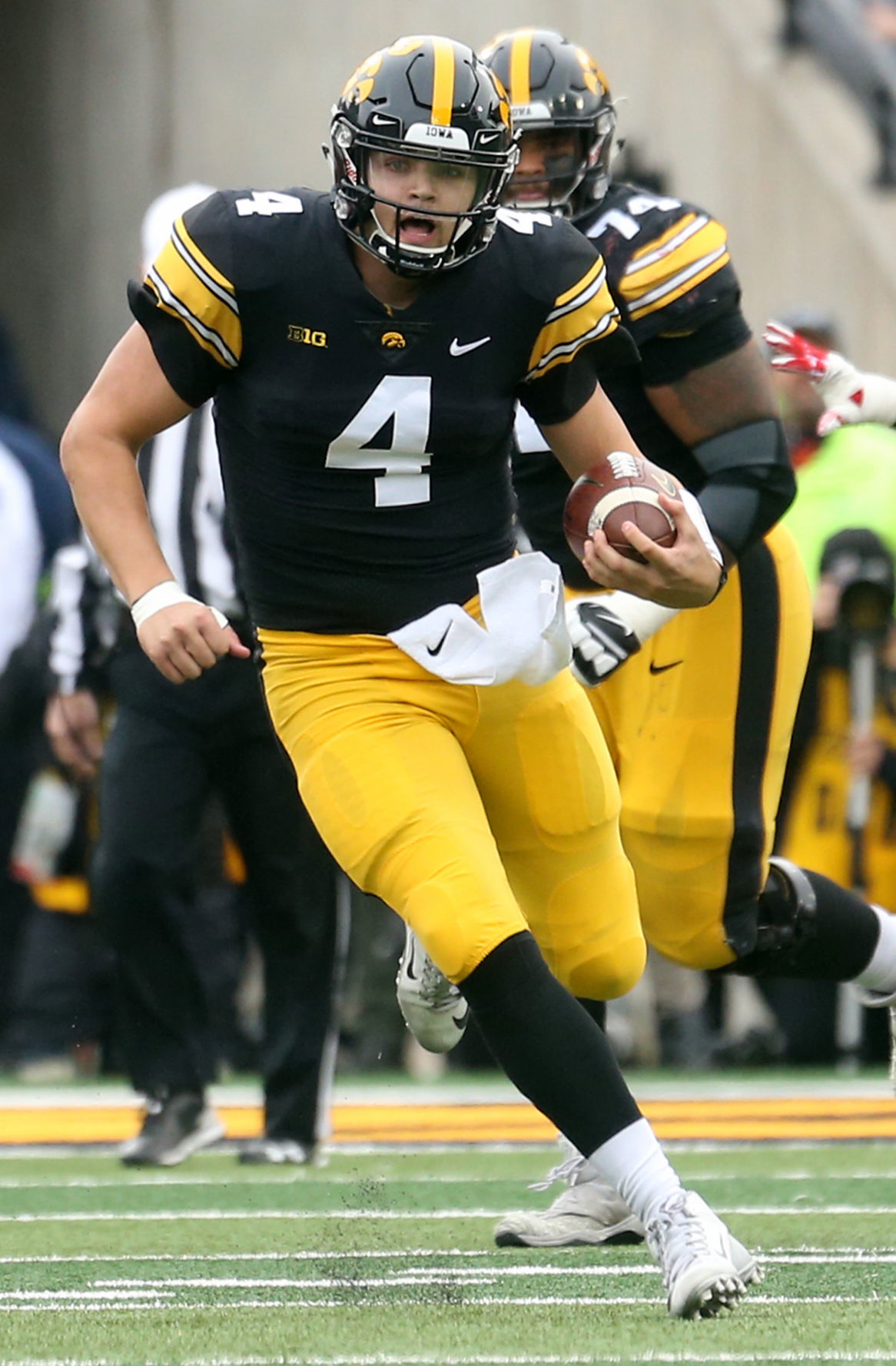 112318-Iowa-Football-033